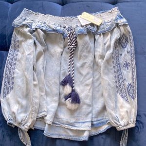 Ladies off the shoulder shirt size large